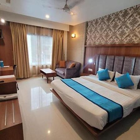 Fabhotel Prime Sapphire Regency Vadodara Ngoại thất bức ảnh
