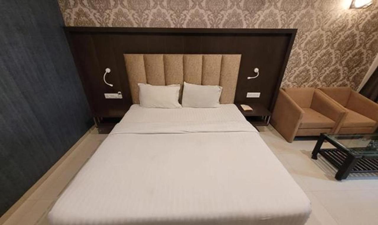 Fabhotel Prime Sapphire Regency Vadodara Ngoại thất bức ảnh